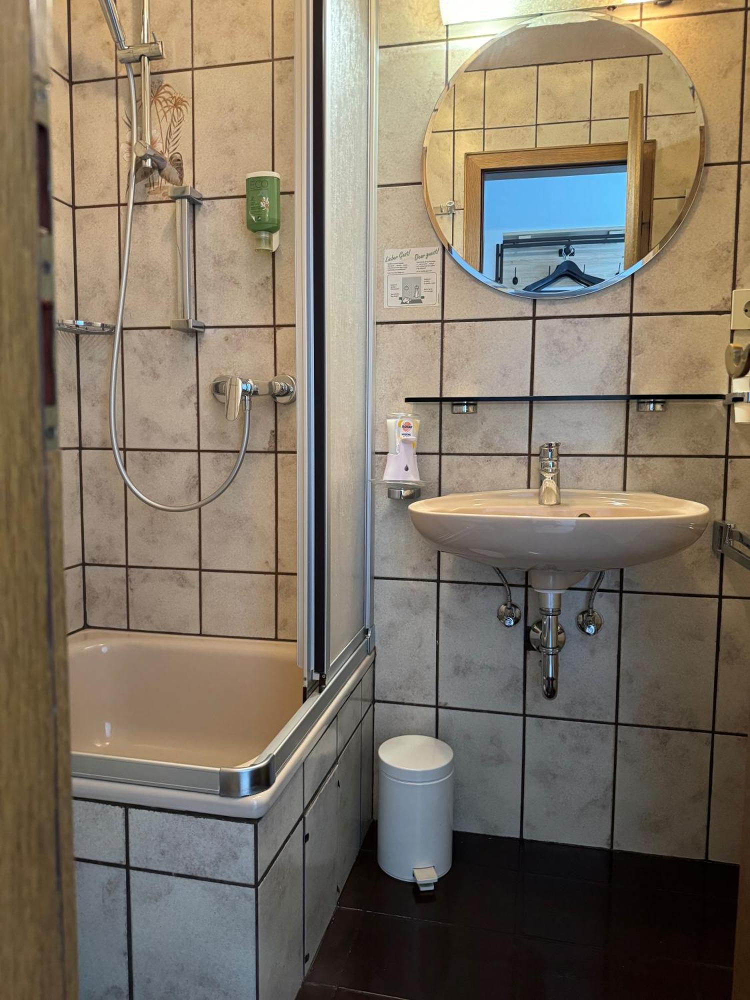 Hotel Zur Muehle Iserlohn Oda fotoğraf